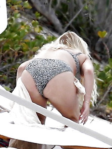 Jessica Simpson Vaction In Bahamas 4-27-18