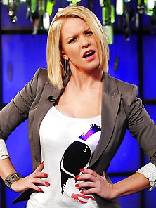 Carrie Keagan (Big Tits)