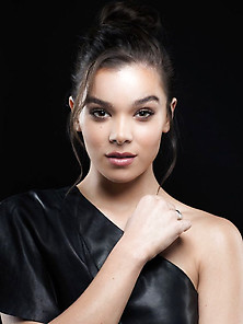 Hailee Steinfeld