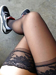 Lange Teen Beine Und Sexy Nylons