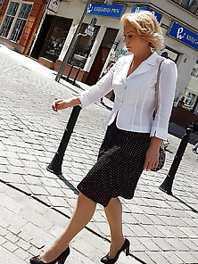 Street Pantyhose - Classy Old Cunt