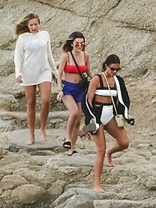 Bruna Marquezine & Fiorella Gelli Mattheis Sexy