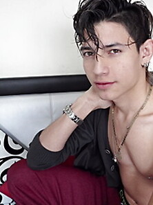 Latin Young Man Angeldemonsxx1 Like To Snapshot