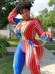 Black Women: Thick 53