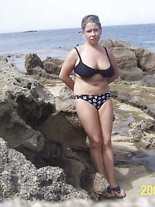 Busty Blonde Bikini Milf (Nn)