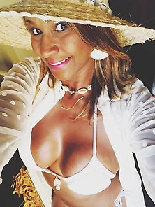 Pretty Black Milf 48Yo