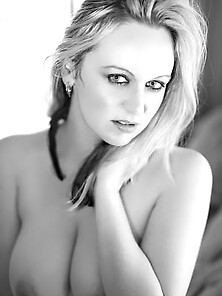 Kelly Kooper Blonde Model