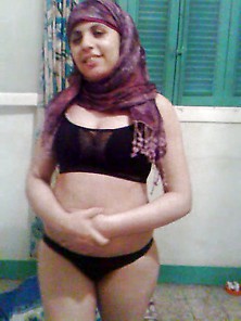 Egyptian Hijab Girl Nosa