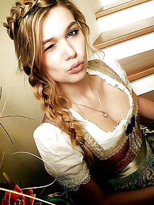 Sexy Dirndl Girls 121