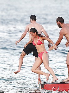 Pippa Middleton -- Bikini (New)