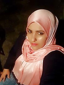 Hijab Hot