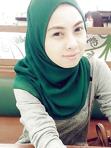 Jilbab Hot Lina