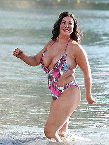 Lisa Appleton In Beach Full Set