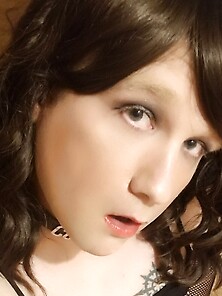 Teen shemale cums on cam
