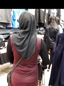 Voyeur Hijab