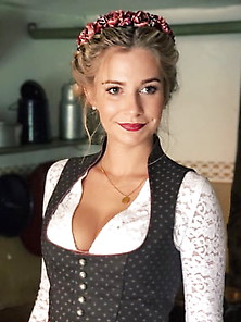 Sexy Dirndl Girls 217