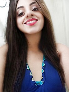 Stunning shemale Barbara Perez bareback