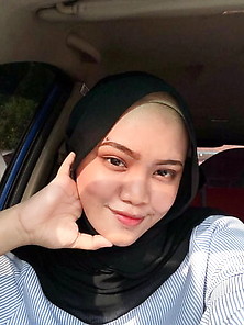 Aina Azlan Horny Hijabitch