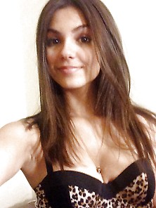 Victoria Justice 3