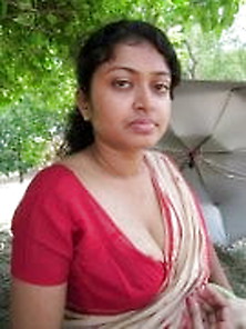 Hot Aunty