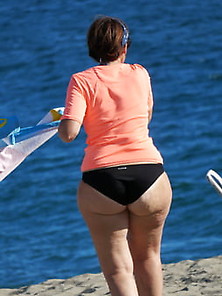 Big Ass Mature In Bikini