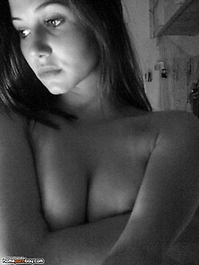 Beautiful Amateur Babe Self Pics 9