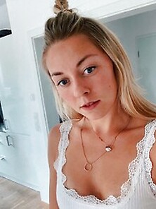 Carina Witthoeft Sexy