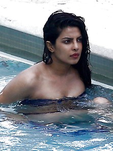 Celeb Hot 3 Priyanka Chopra Bikini With Adriana Lima.