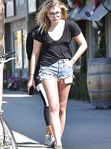 Chloë Moretz Braless Photos