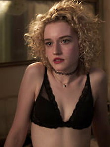 Julia Garner