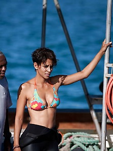 Halle Berry-19