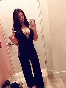 Nice Chicks Fittingroom Selfies